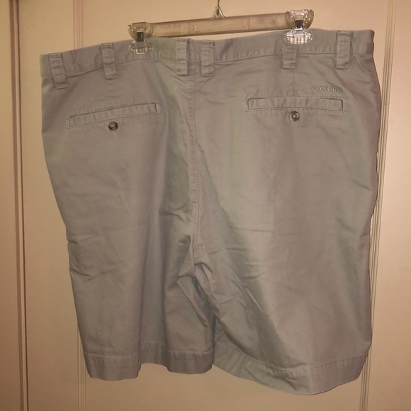 Mens 44inch khaki Columbia shorts - Picture 2 of 6